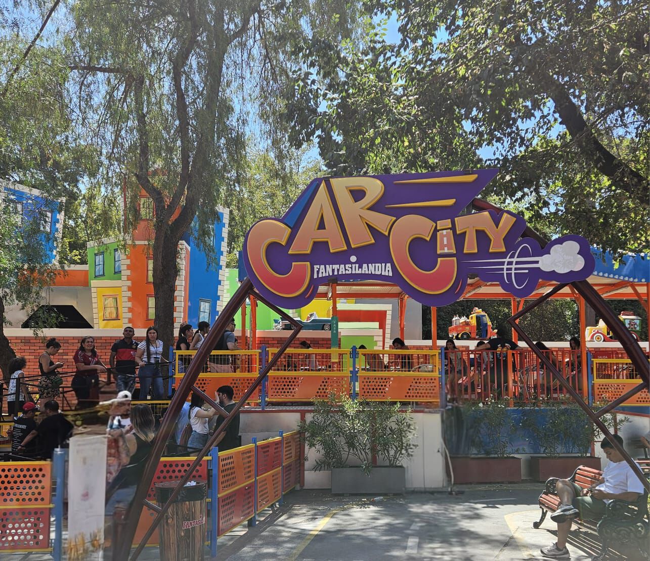 CAR CITY: LA NUEVA ATRACCI&Oacute;N FAMILIAR DEL PARQUE DE DIVERSIONES